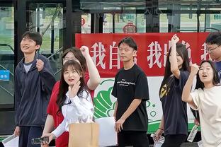 拉菲尼亚全场数据：1球1助，3次关键传球创造1次绝佳得分机会